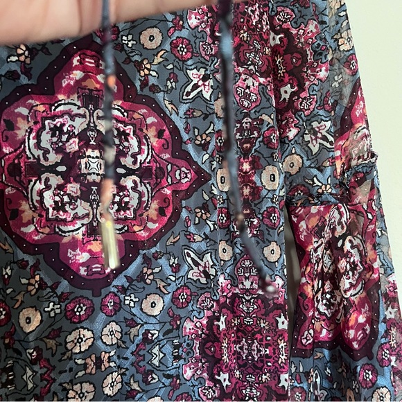 White House Black Market Medallion Floral Shift Dress Bell Sleeves XS Boho - Picture 14 of 14